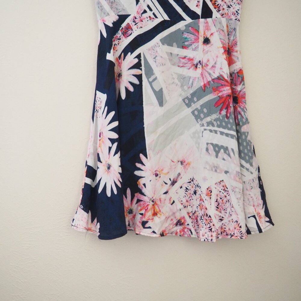 !! French Connection Floral Patchwork Sleeveless Skater Dress sz US 2 - Picture 4 of 8